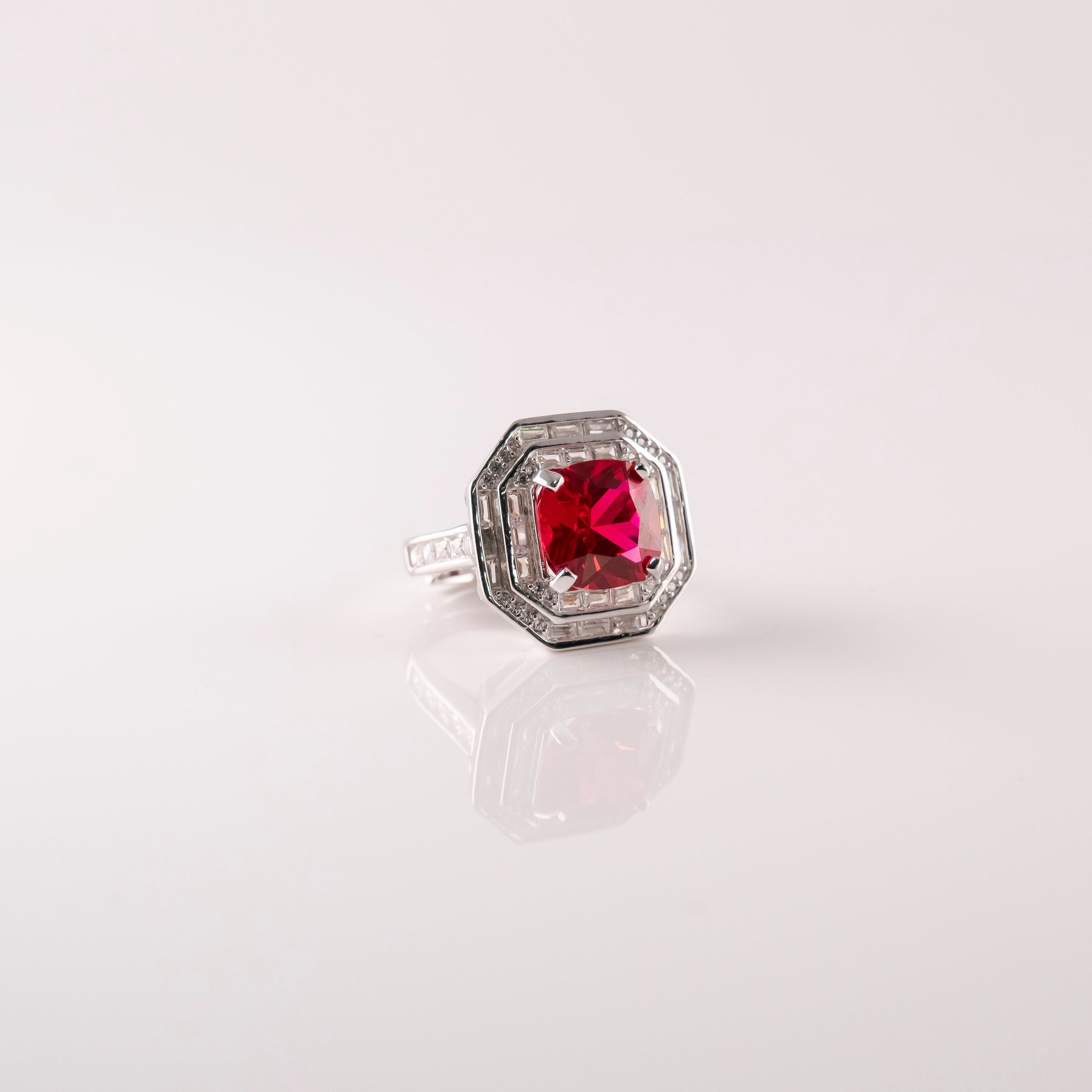 Anello Carré Elegante
