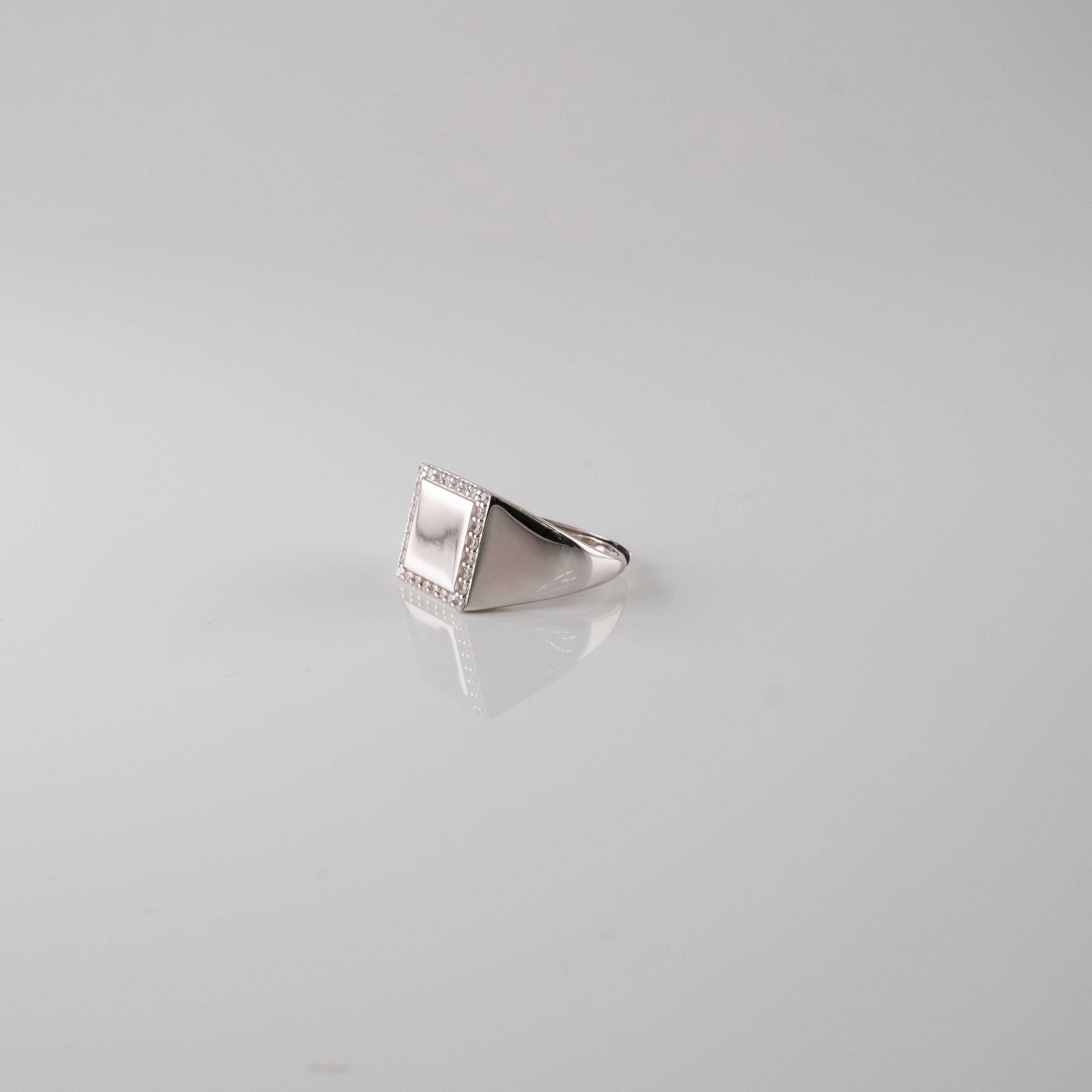 Anello Quadrato E Pietre