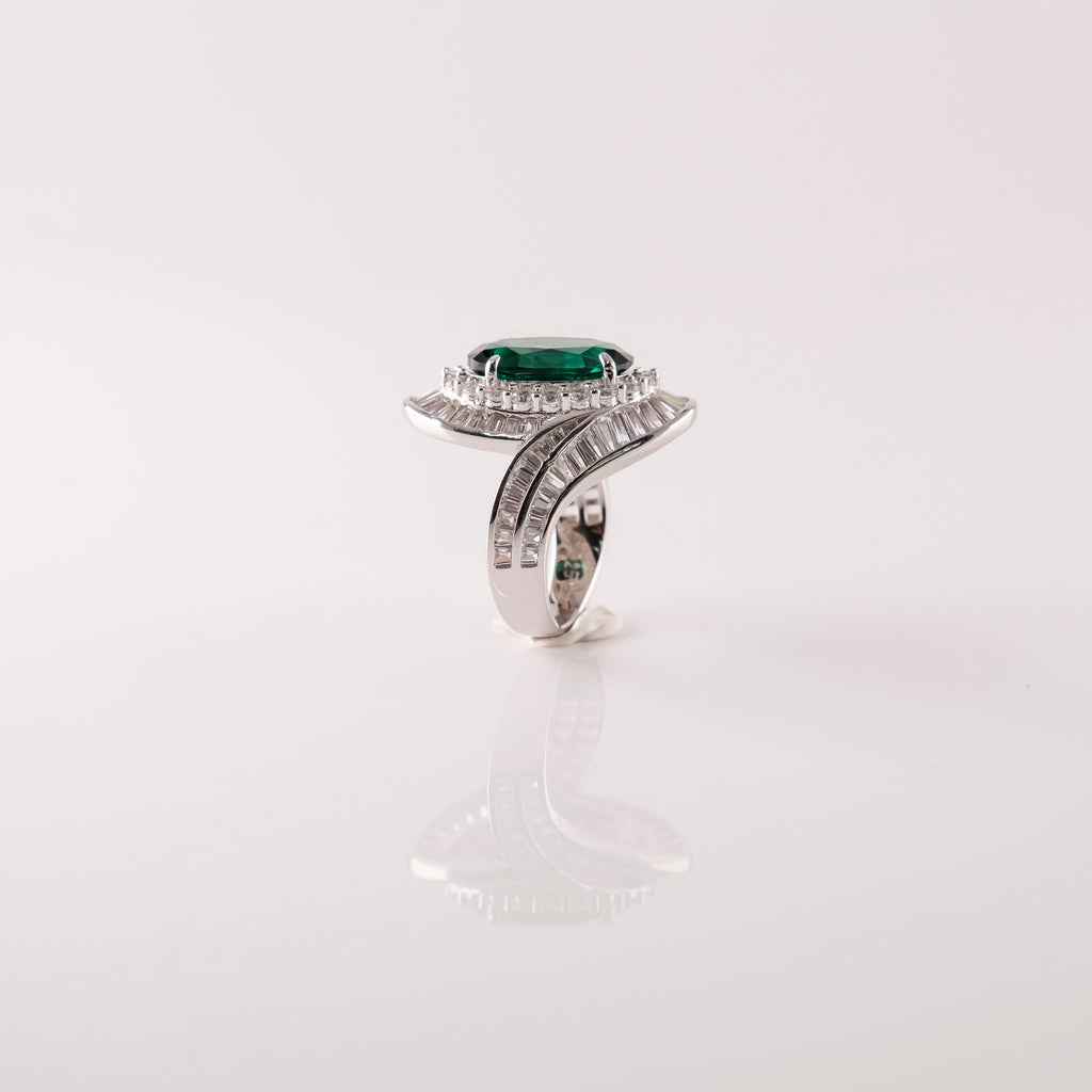 Anello Ovale Taglio Smeraldo