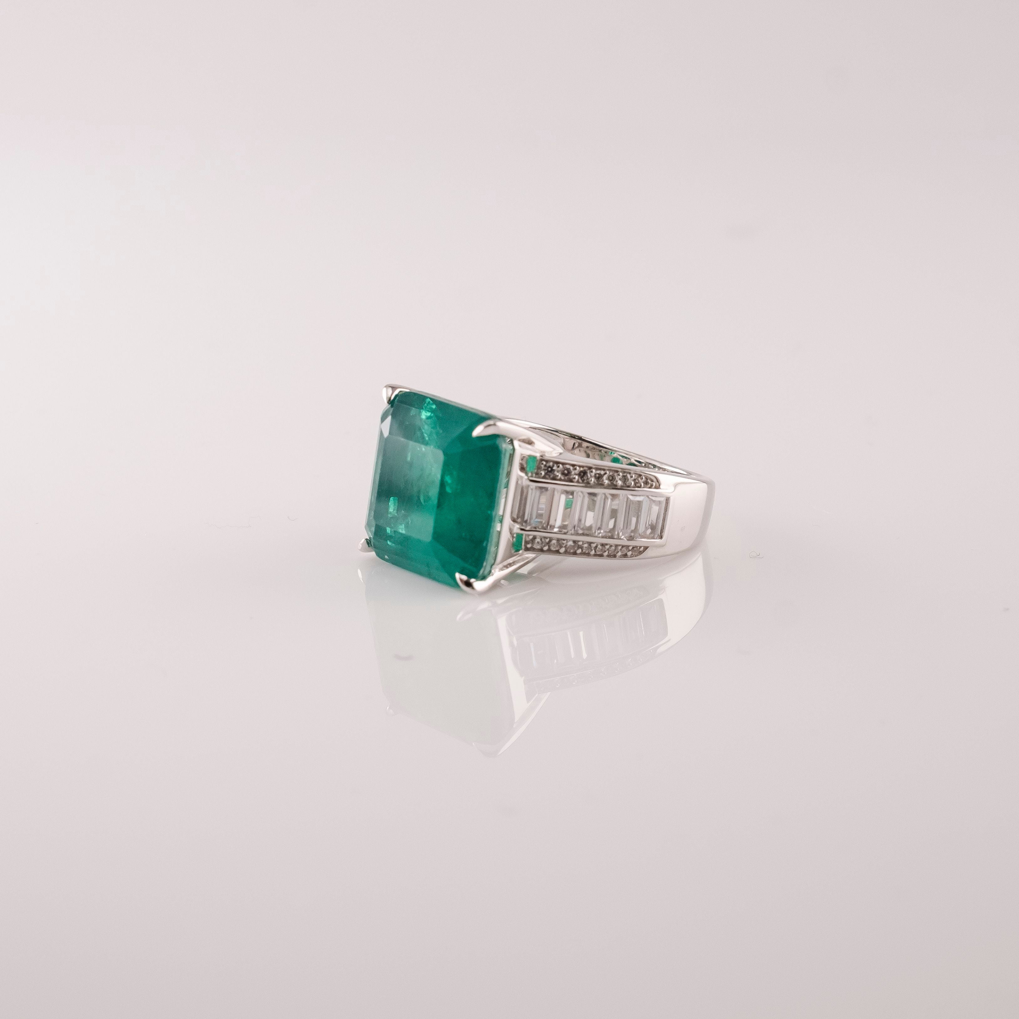 Anello Taglio Smeraldo Grande