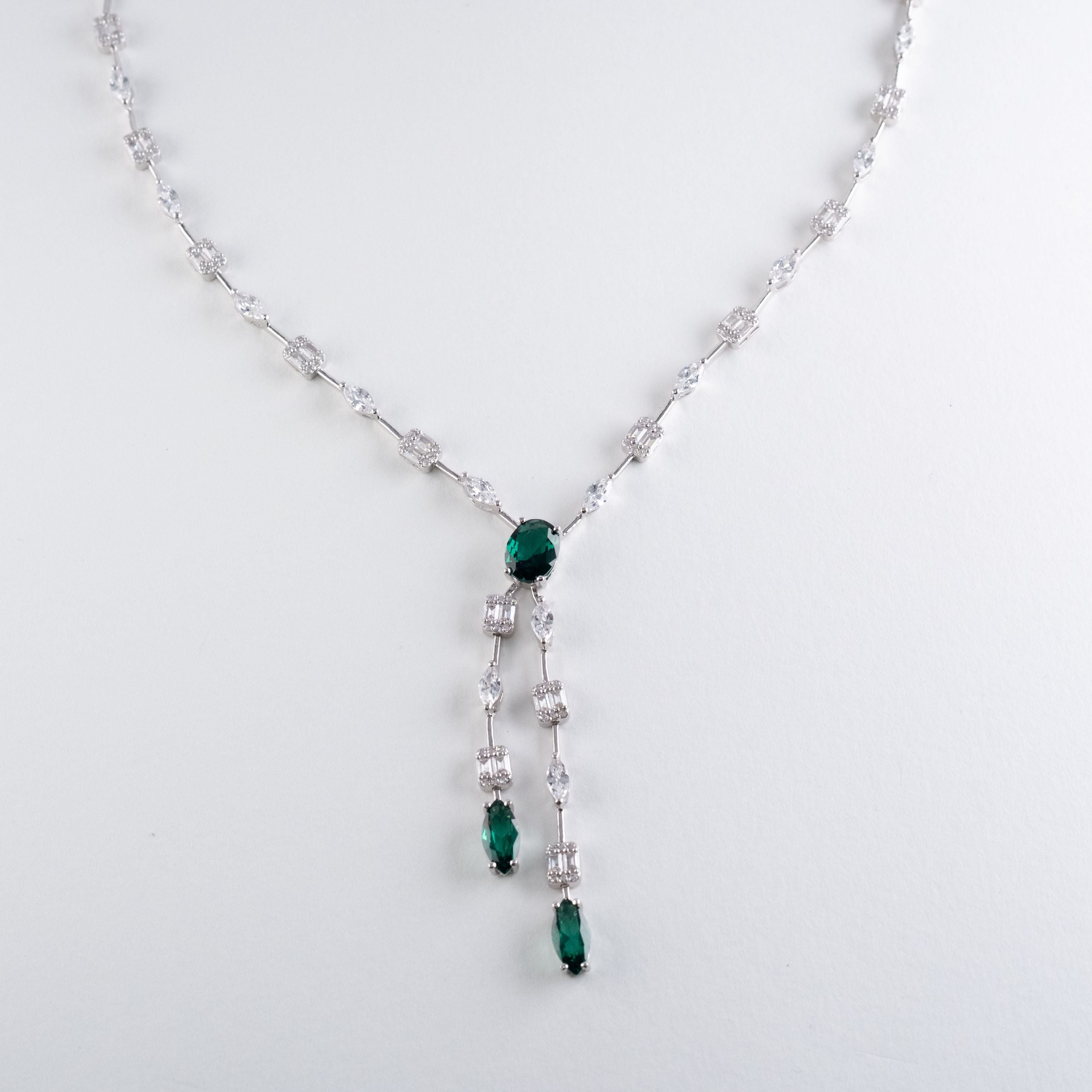 Collana Chiusa Triplo Smeraldo