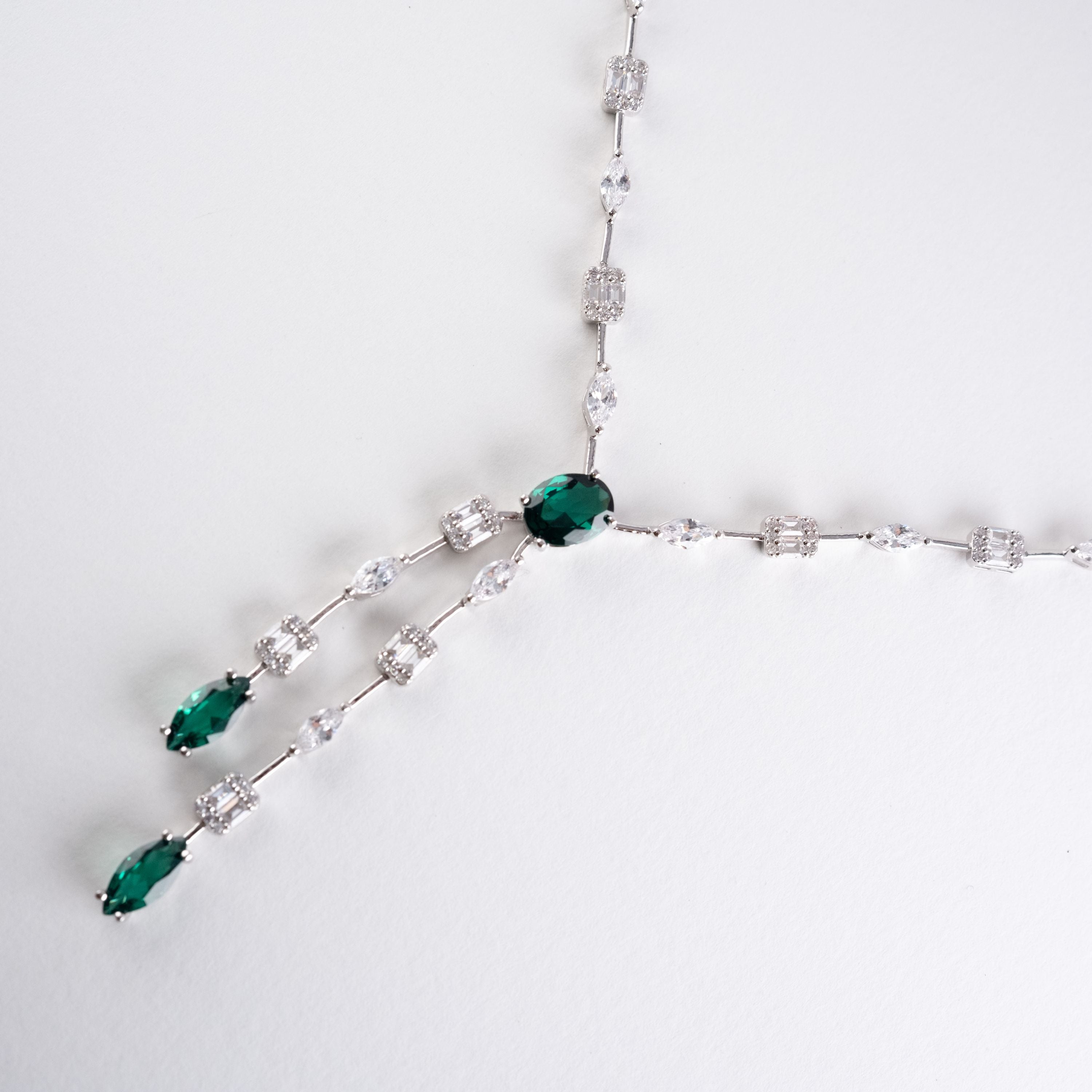 Collana Chiusa Triplo Smeraldo