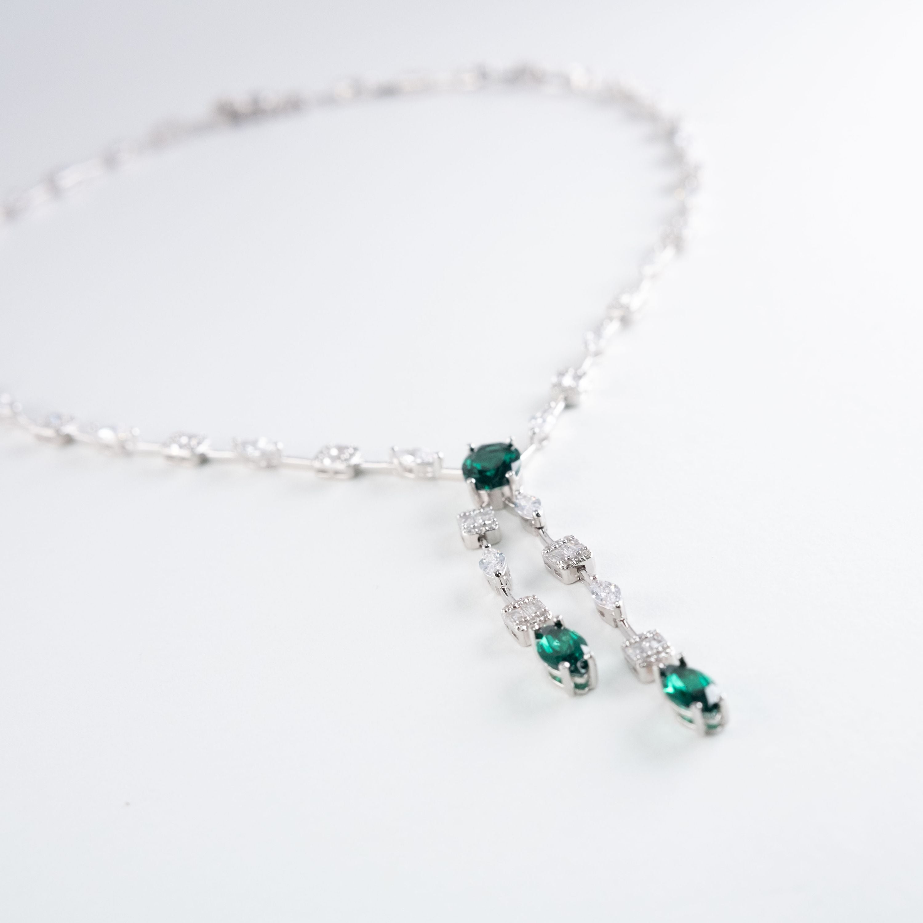 Collana Chiusa Triplo Smeraldo