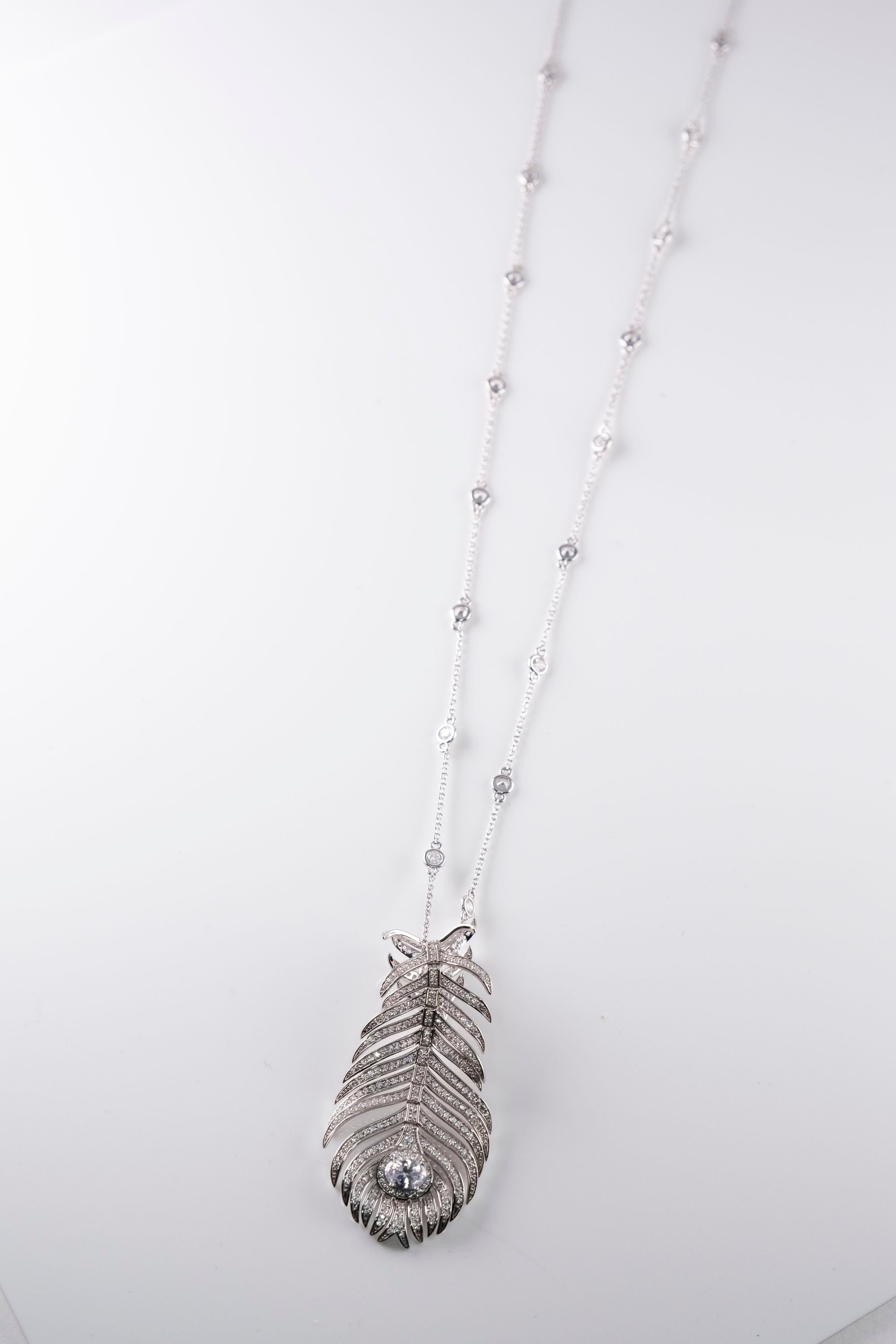 Collana Grande Foglia Pavé