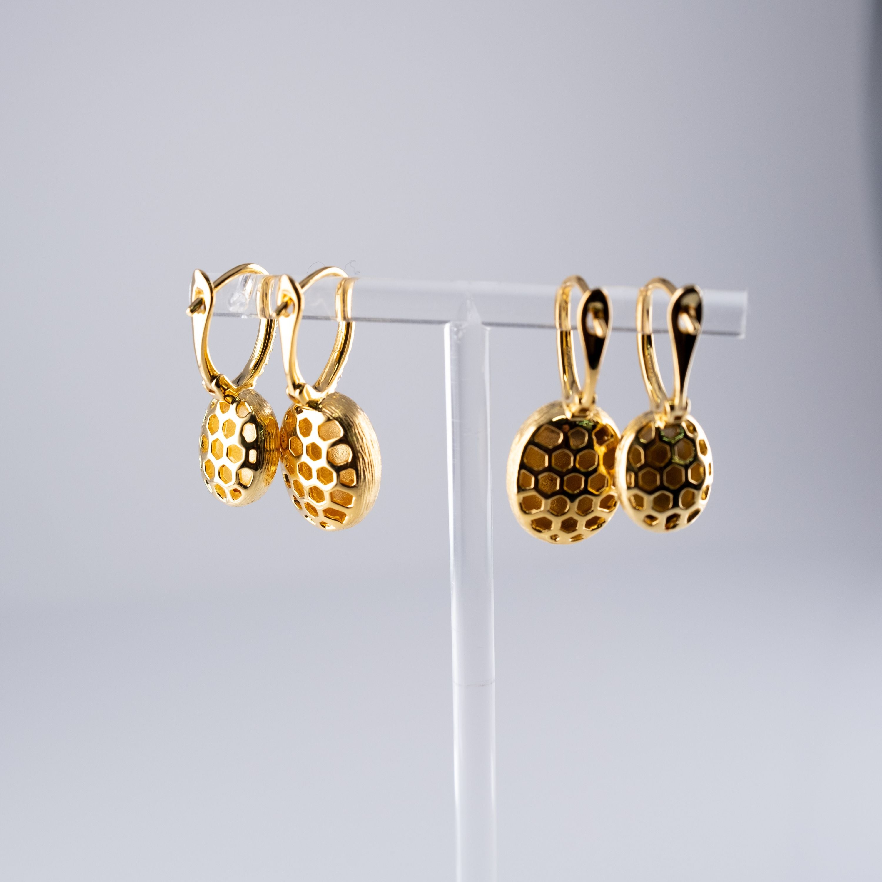 Orecchini Ovali Striati Grandi E Pietre