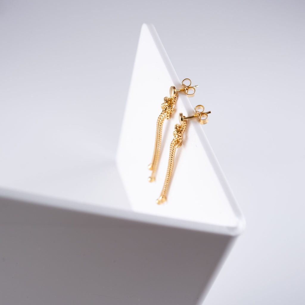 Orecchini Finissimi Con Nodo