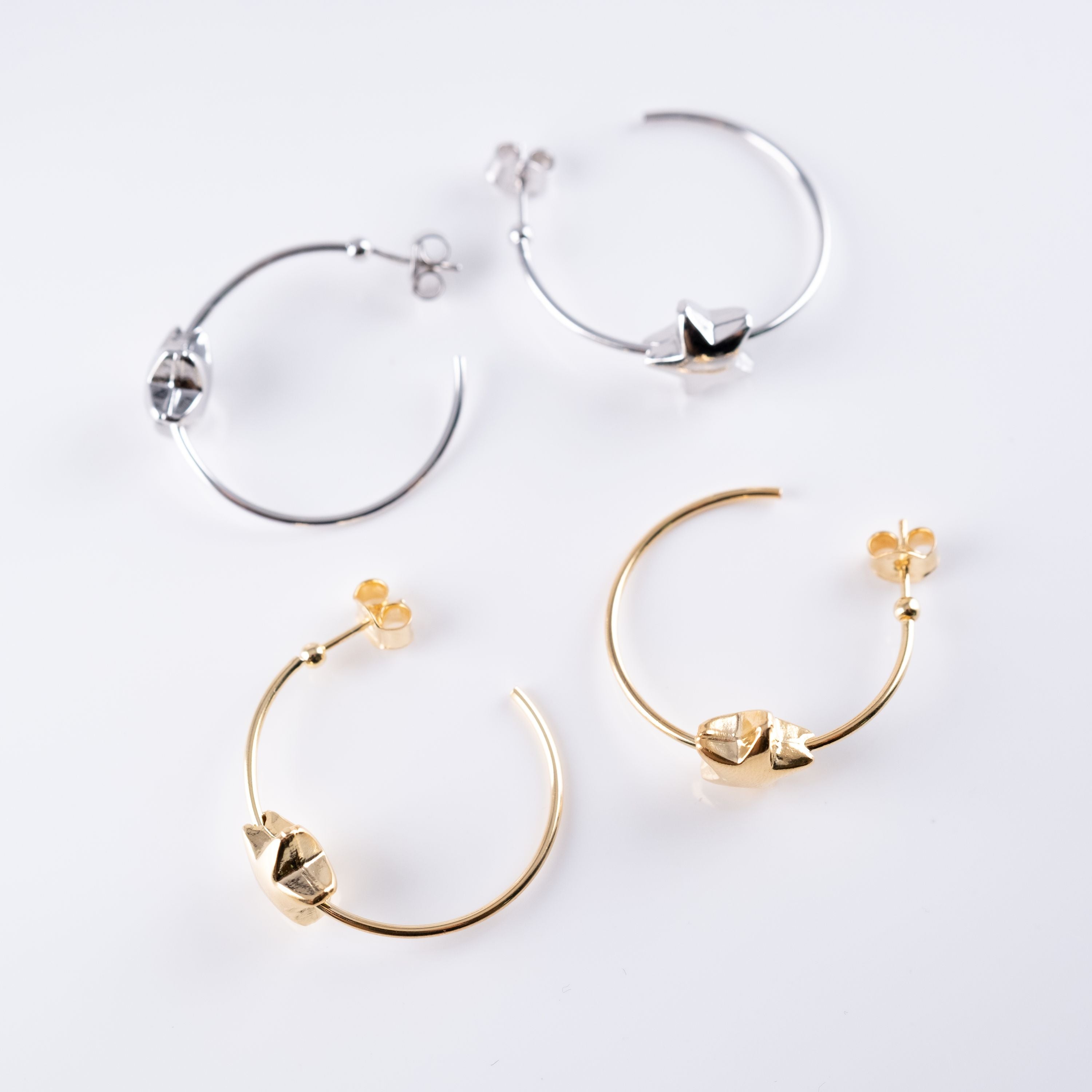 Orecchini Circolari Piccole Stelle Bombate