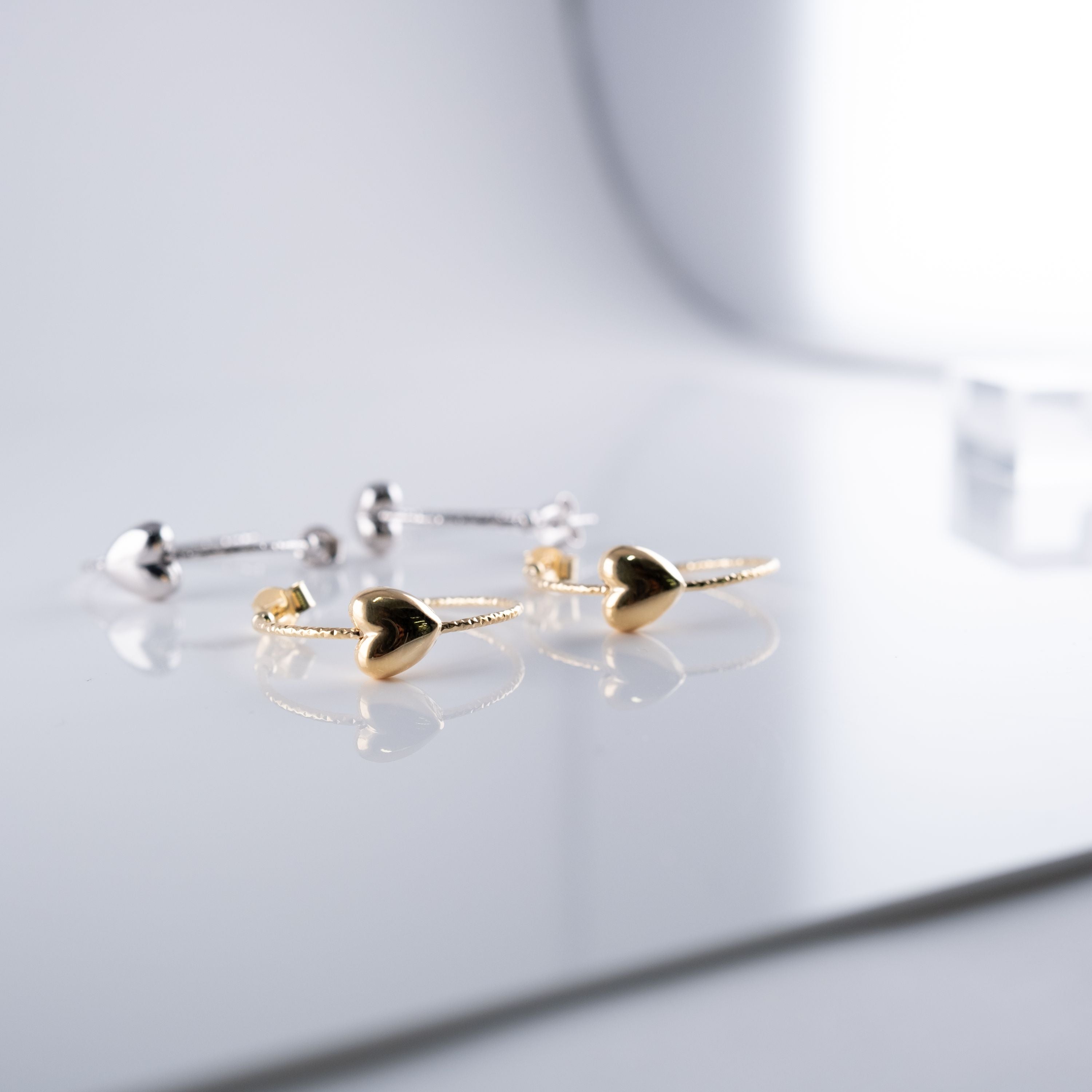 Orecchini Circolari Piccoli Cuori Bombati