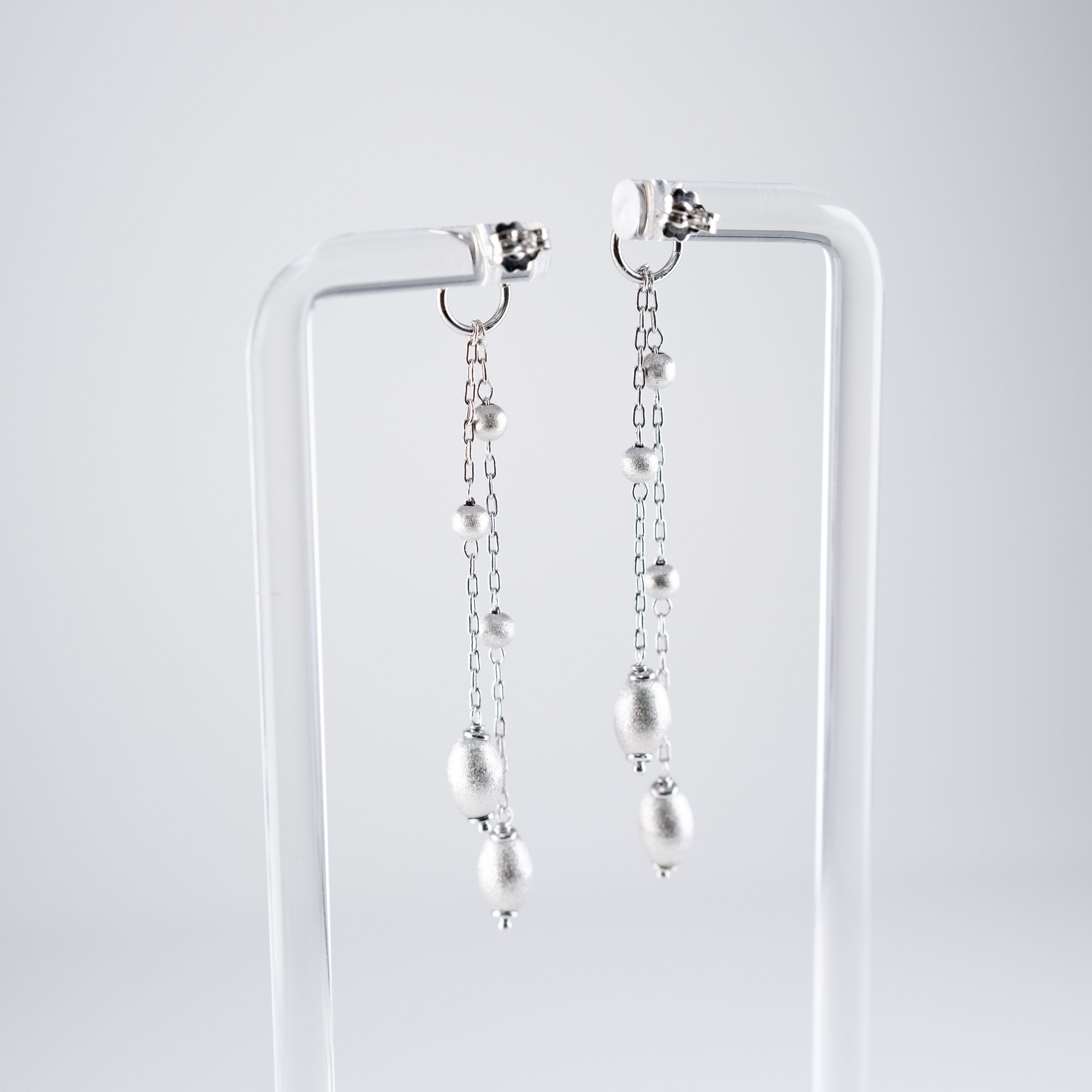 Orecchini Piccoli Ovali E Cerchi Striati