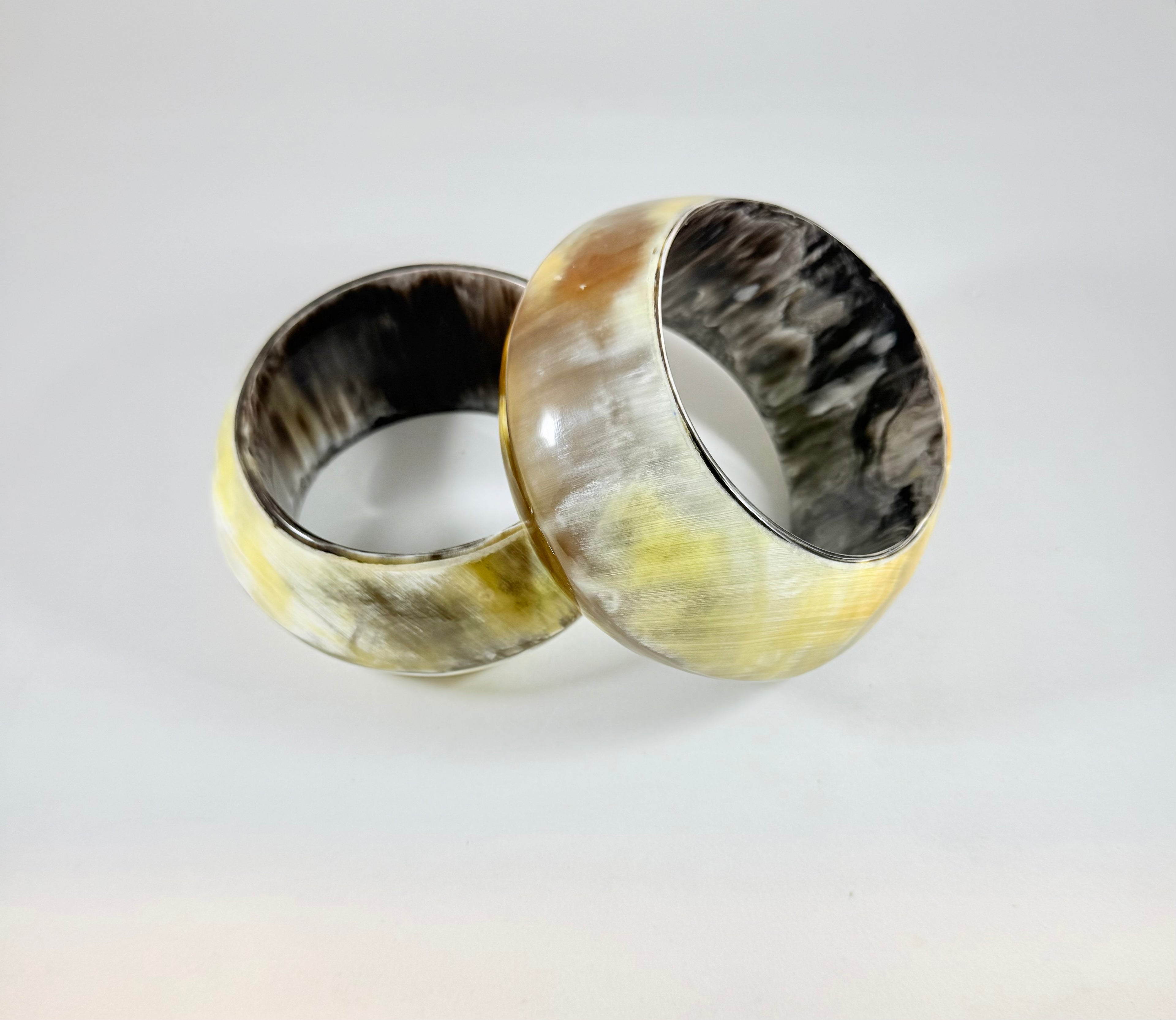 Bracciale circolare in corno