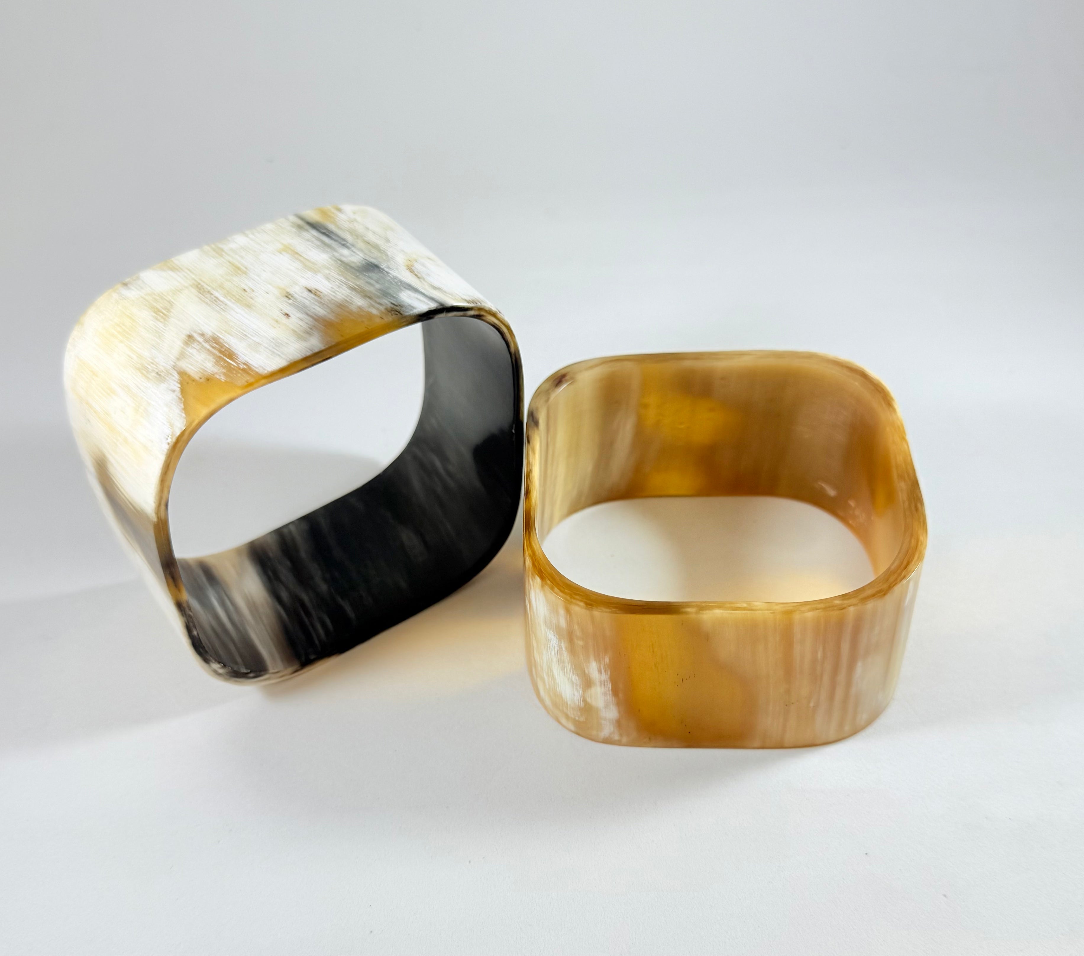 Bracciale in corno squadrato