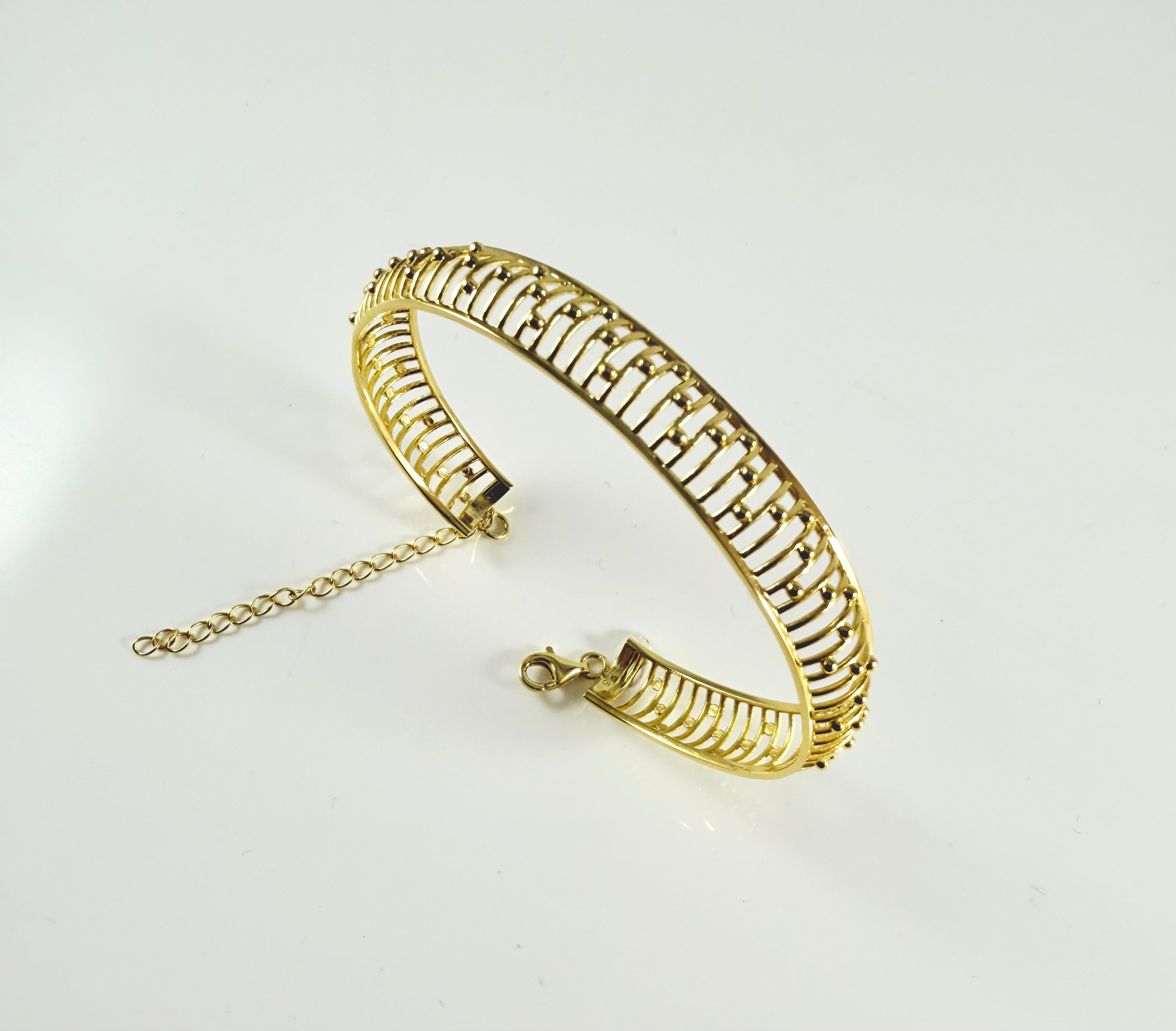 Bracciale rigido traforato