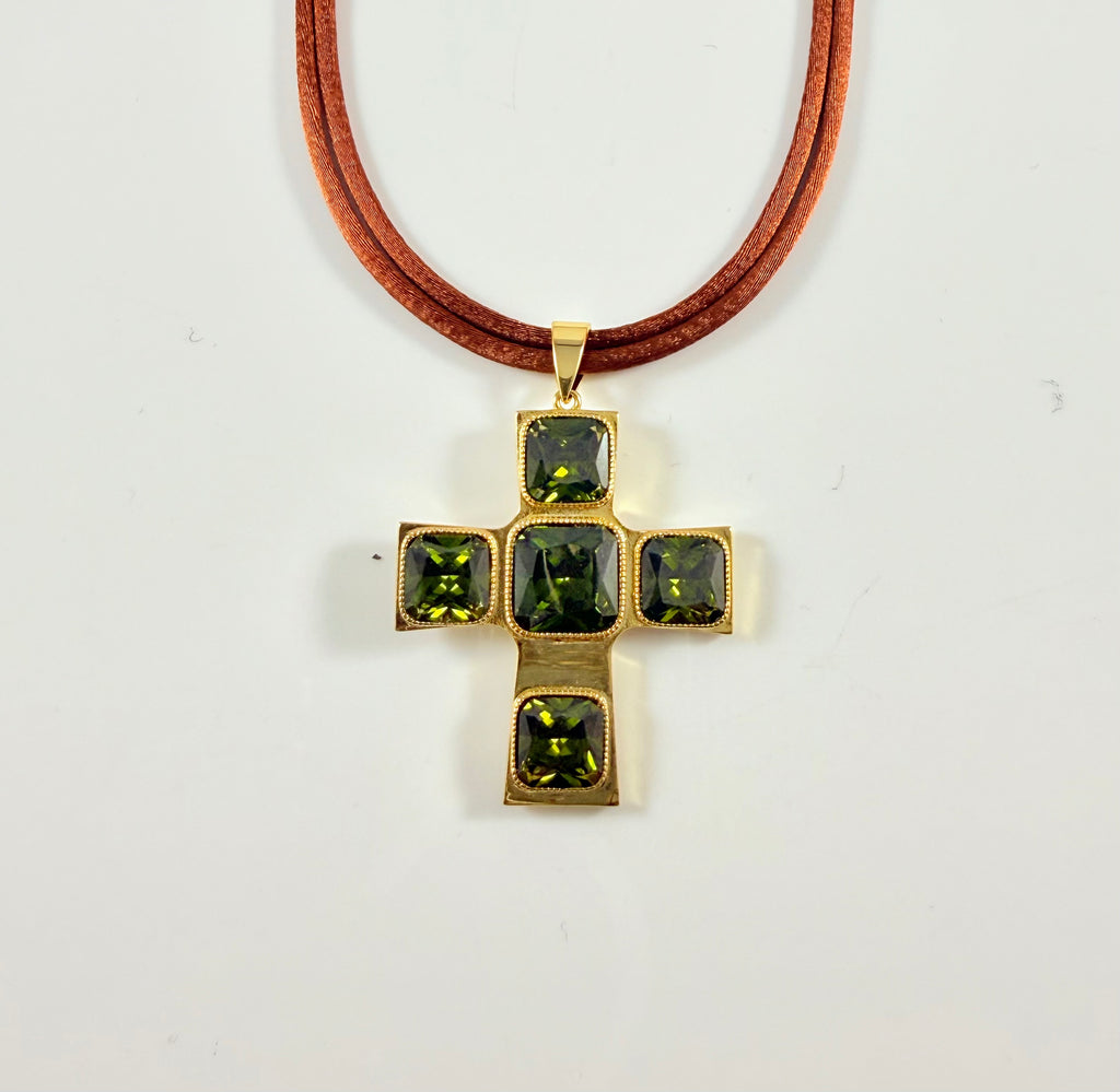 Collana croce pietre verdi