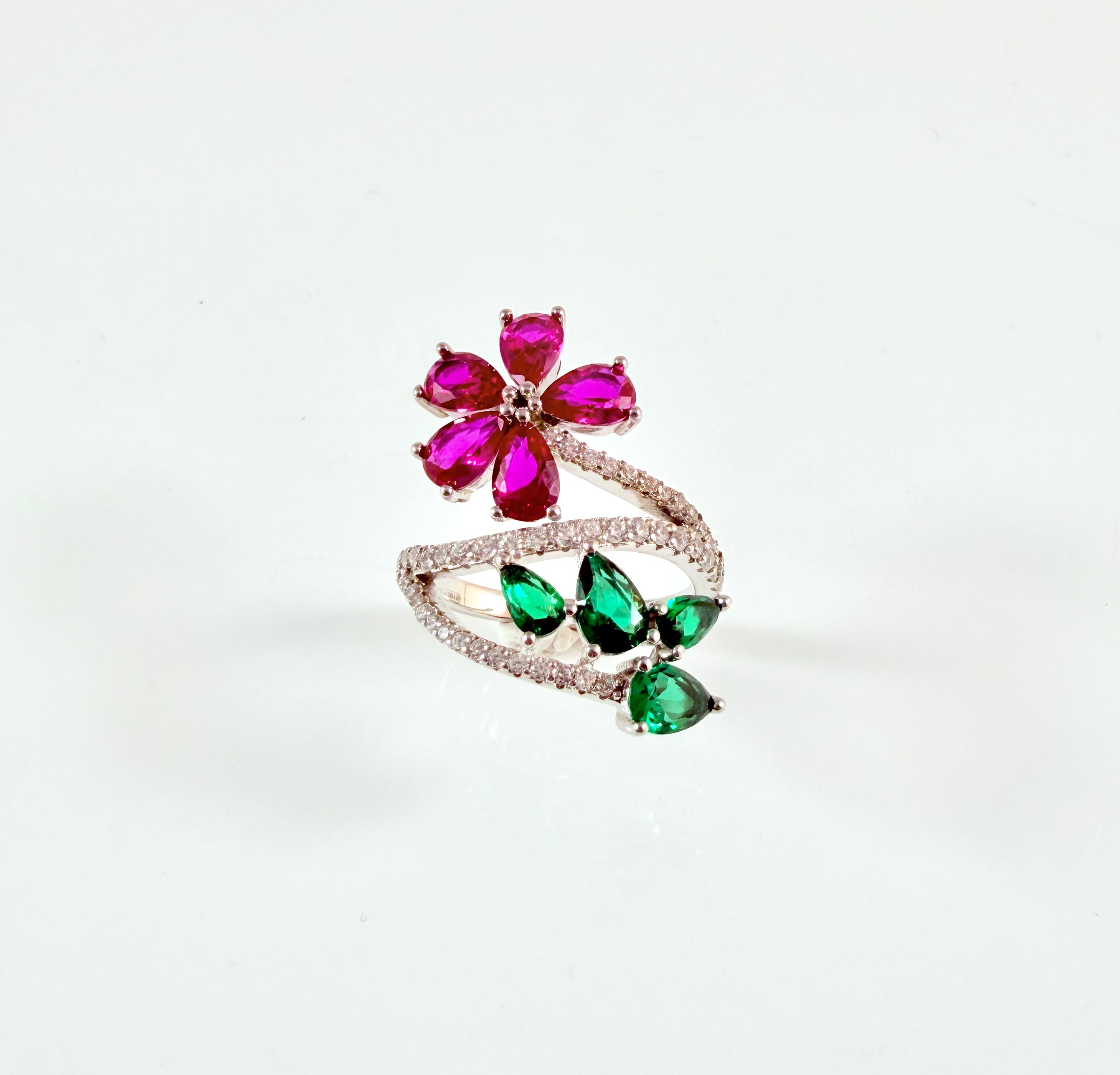 Anello sfarzoso contrarié