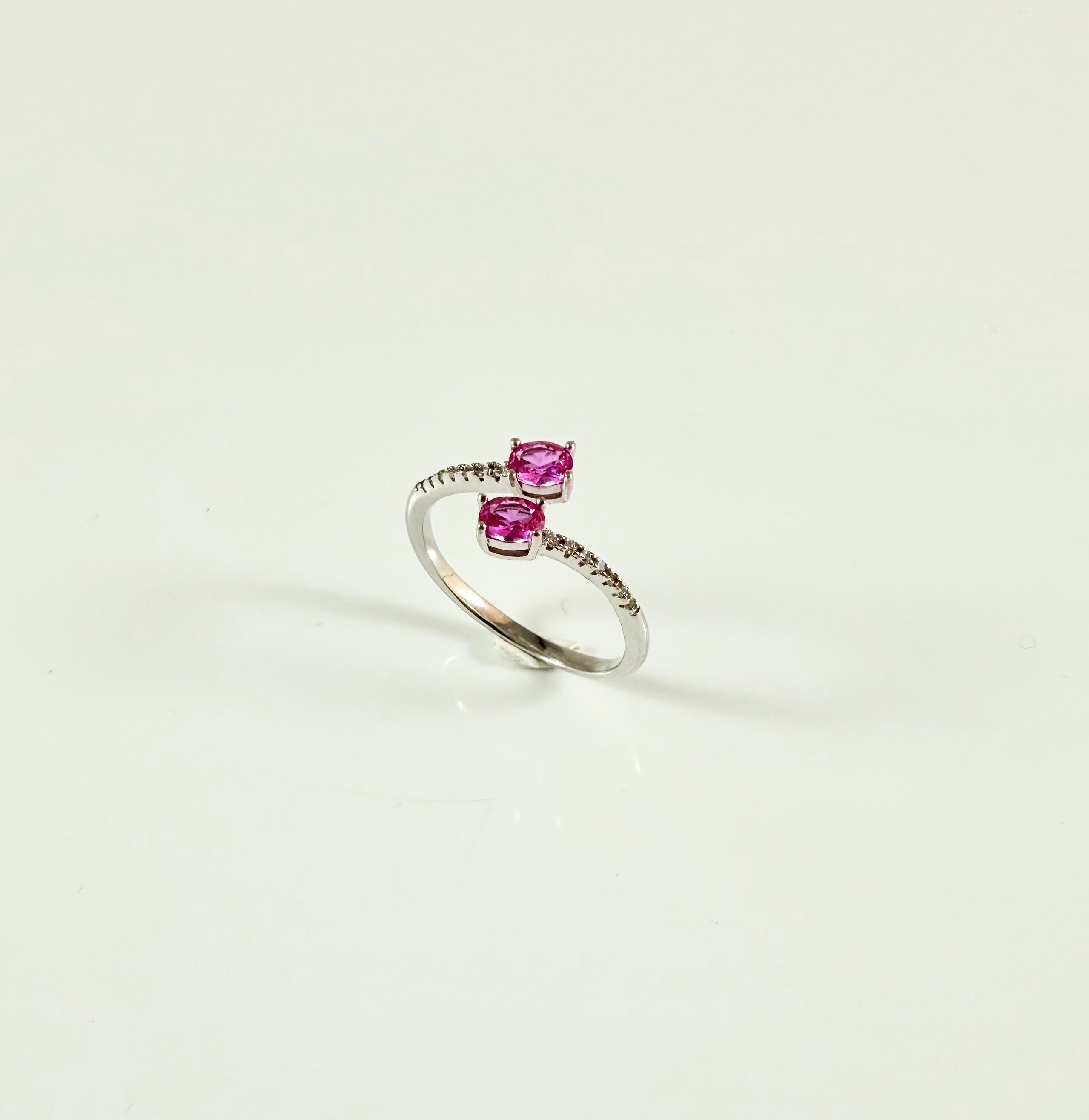 Anello contrarié viola
