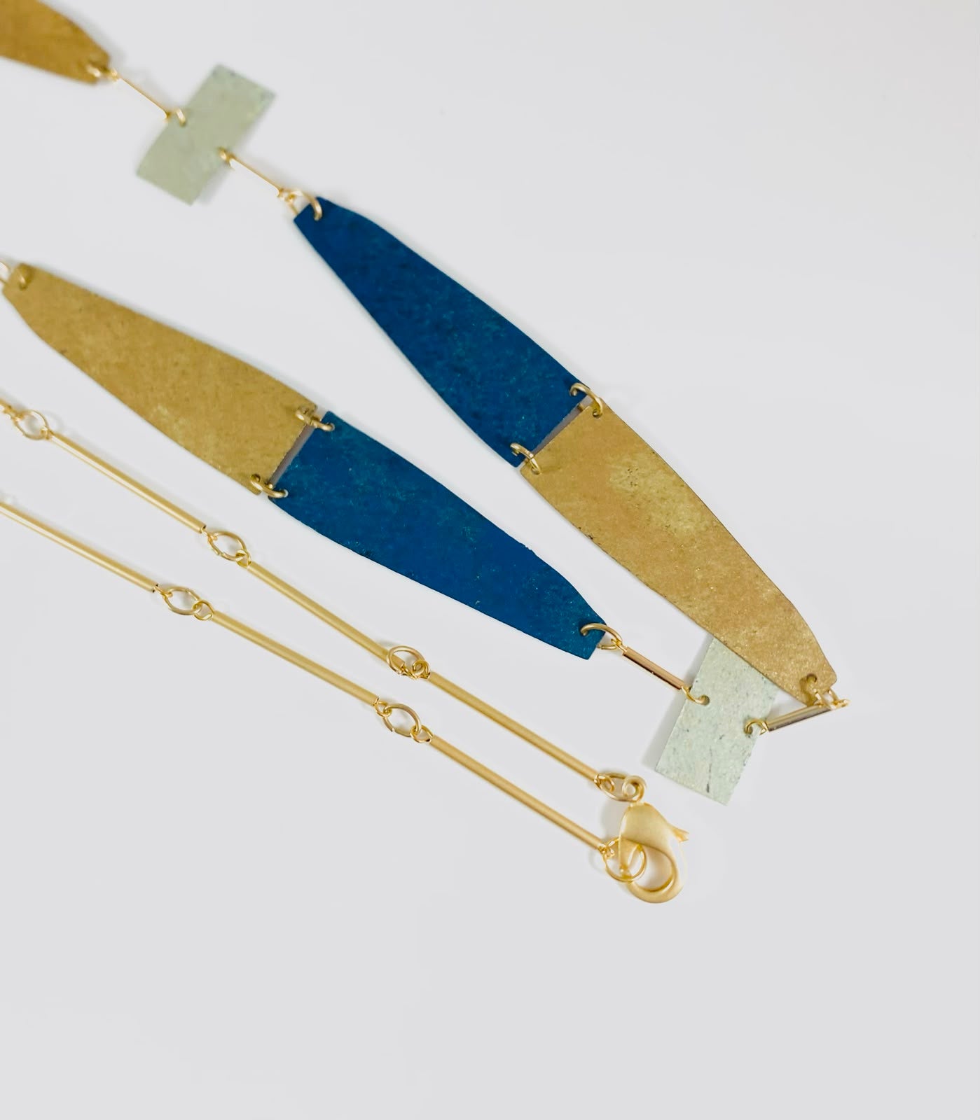Collana forme blu multifilo lunga
